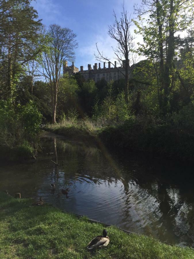 A Luxury Retreat In The Heart Of Arundel Villa Exterior photo